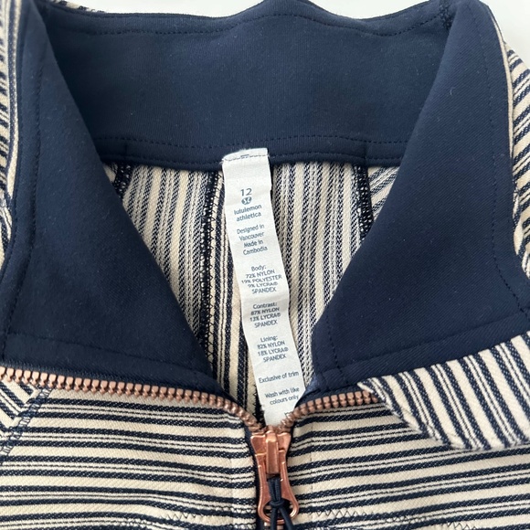Lululemon Forme Jacket Navy/Tan Stripes with Rose Gold Hardware, Size 12 - Picture 6 of 7
